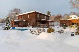 Здание, 900 м²